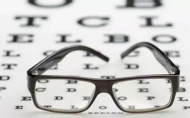 每年3000萬(wàn)人戴著劣質(zhì)眼鏡，你的眼睛還好嗎？